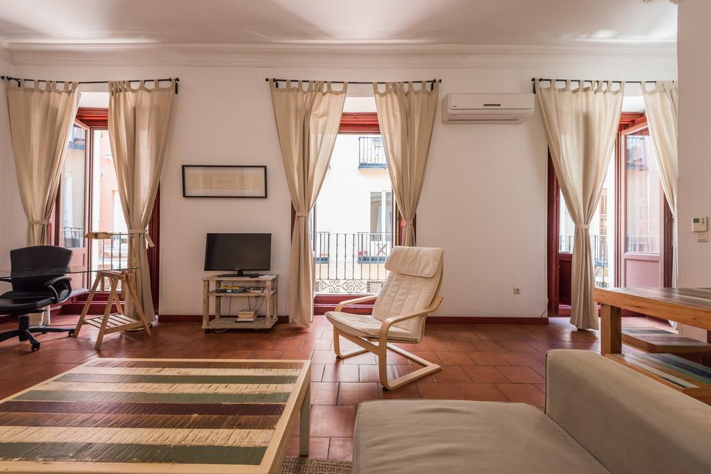 Apartamentos Madrid Centro W Exterior foto